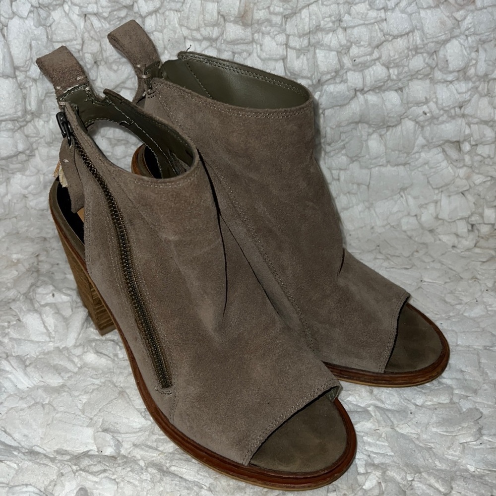 Dolce Vita size 8 heels